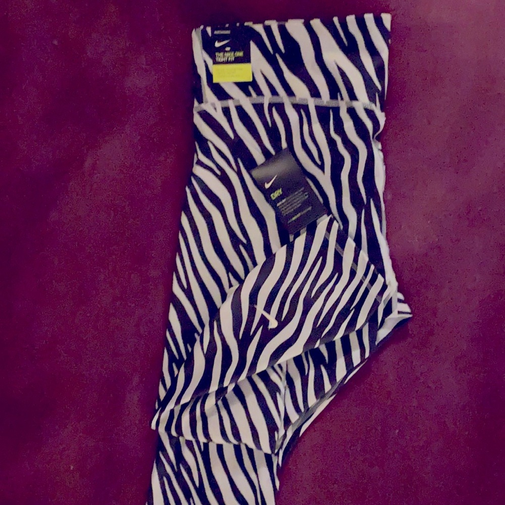 Nike dry fit technology tight fit 7/8 length